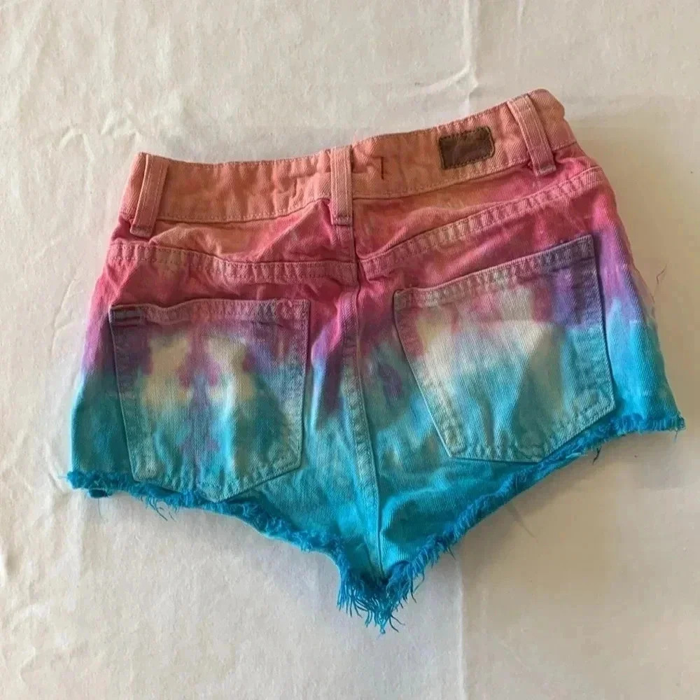 BDG women’s Cheeky High Rise tie die Jean shorts size 24 - Picture 3 of 3